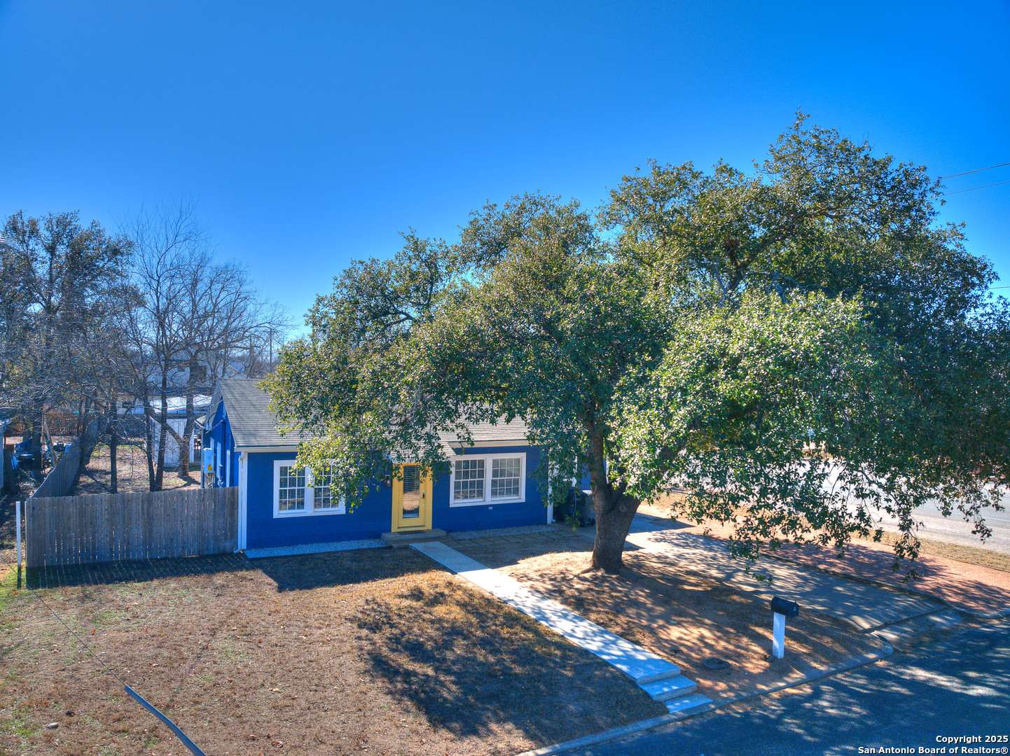 Fredericksburg, TX 78624,337 Hackberry St