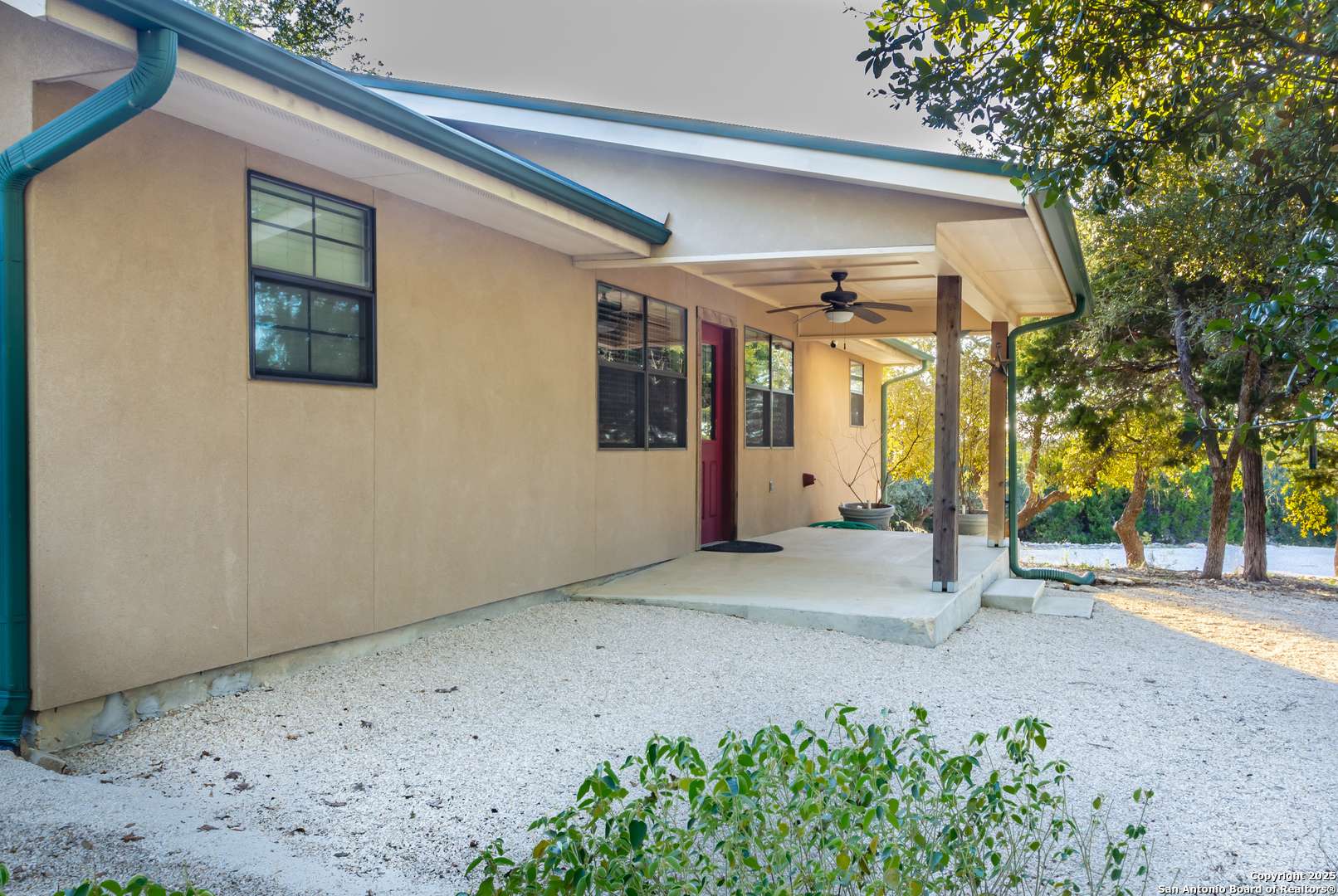 Canyon Lake, TX 78133-2726,424 MOUNTAIN WOOD