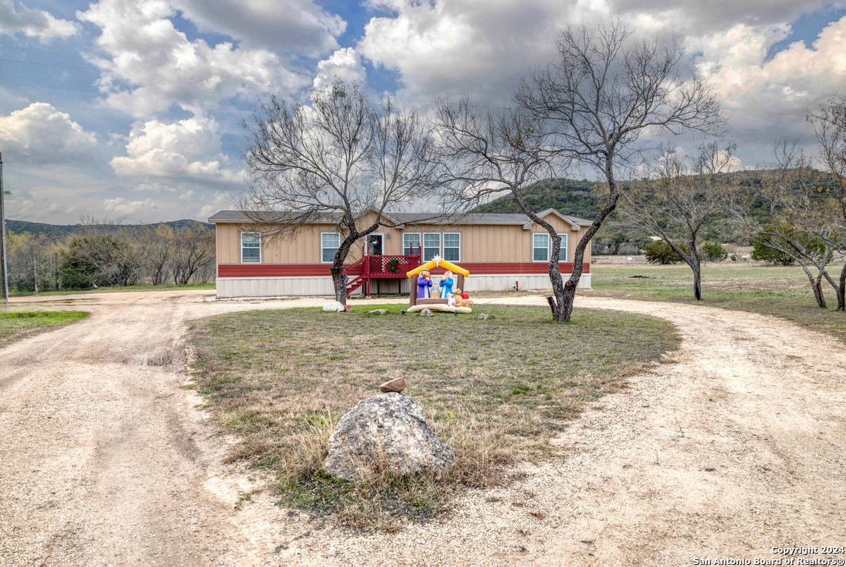 Concan, TX 78838,1189 CR 350