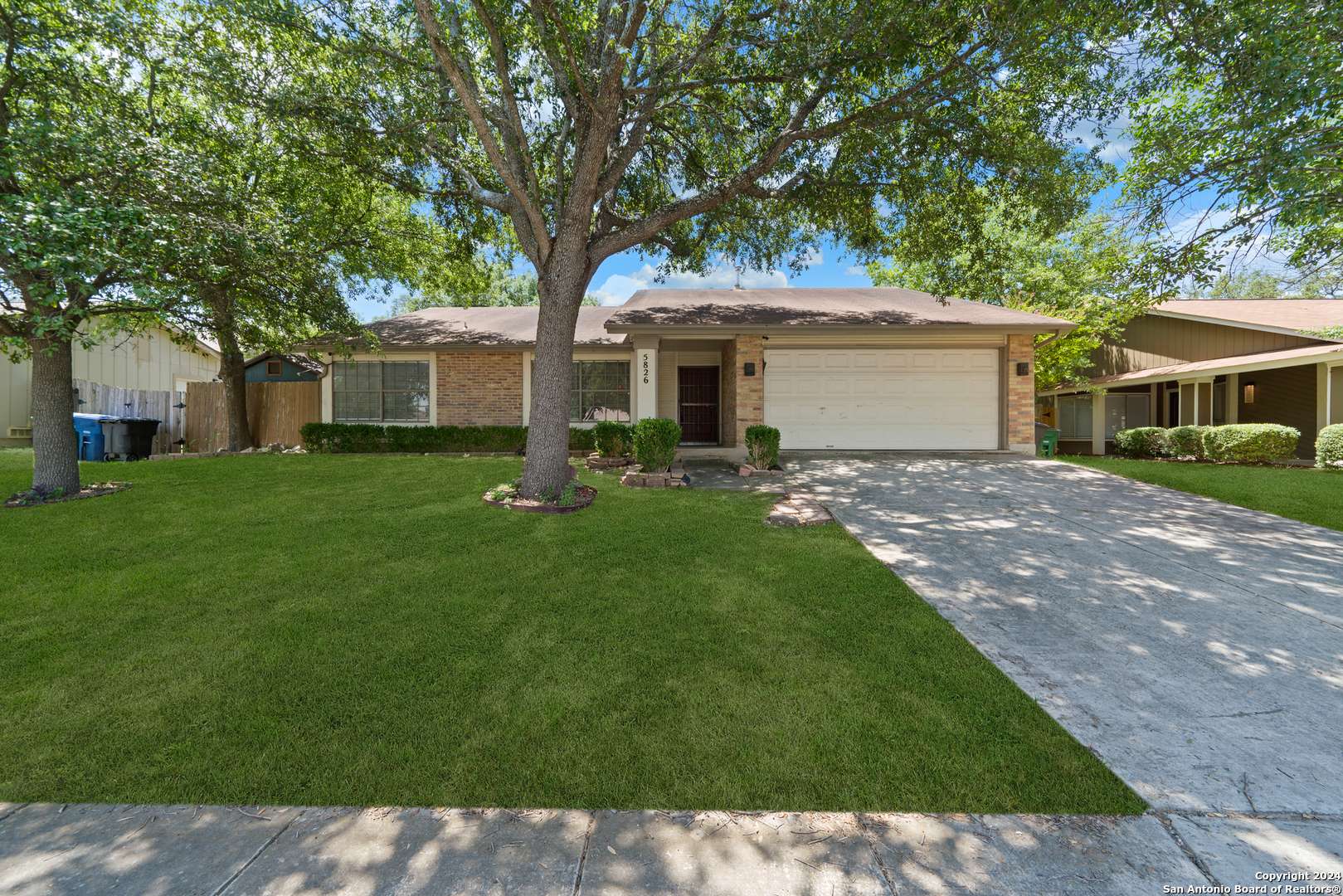 San Antonio, TX 78247-1318,5826 KISSING OAK ST
