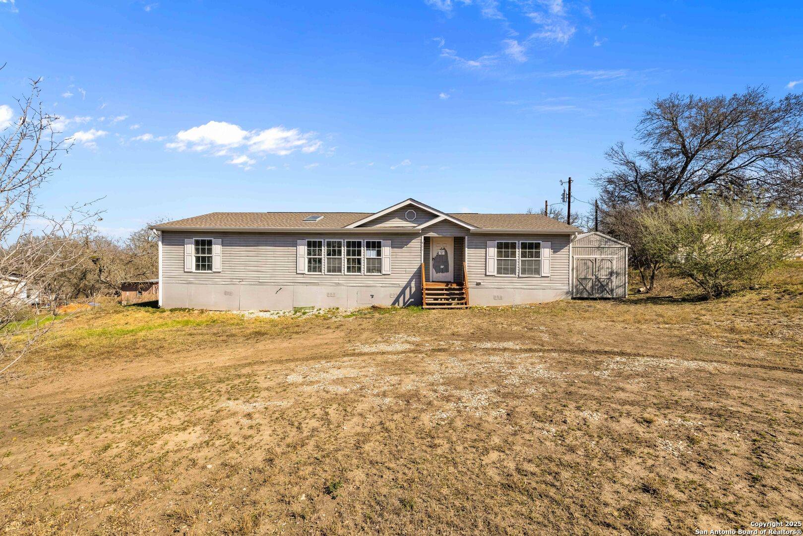 Hondo, TX 78861-6272,804 COUNTY ROAD 4511