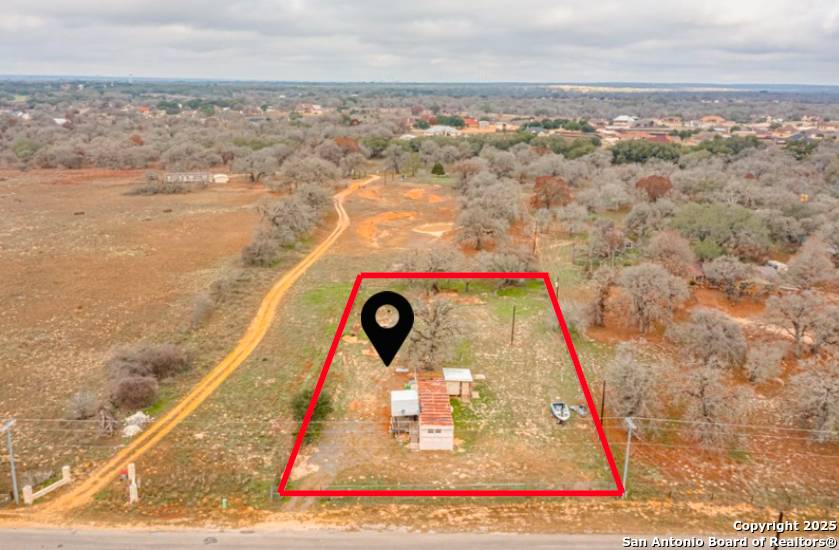 Floresville, TX 78114-6517,771 COUNTY ROAD 320