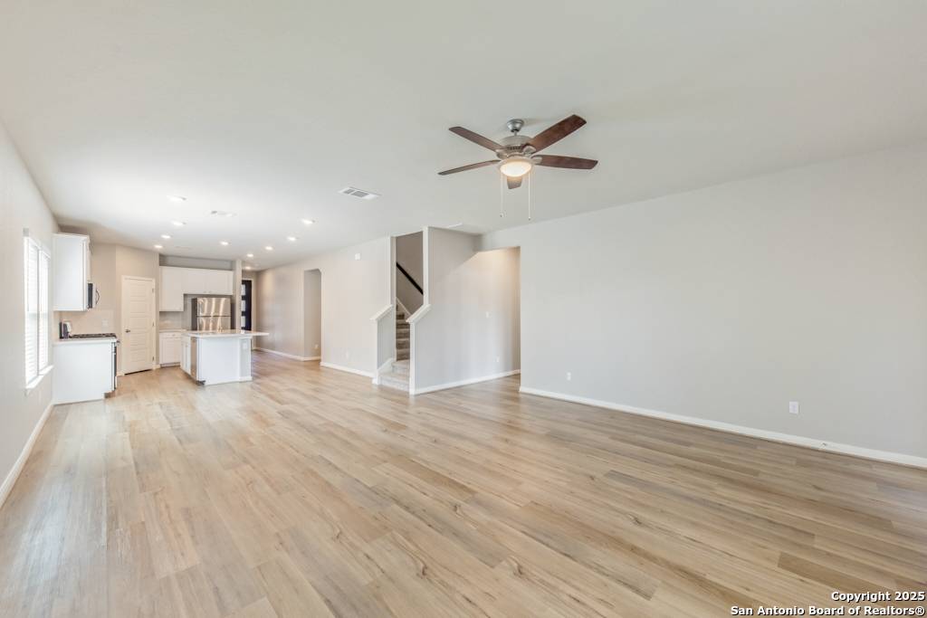 San Antonio, TX 78245-4876,1424 ARCADIAN LILY
