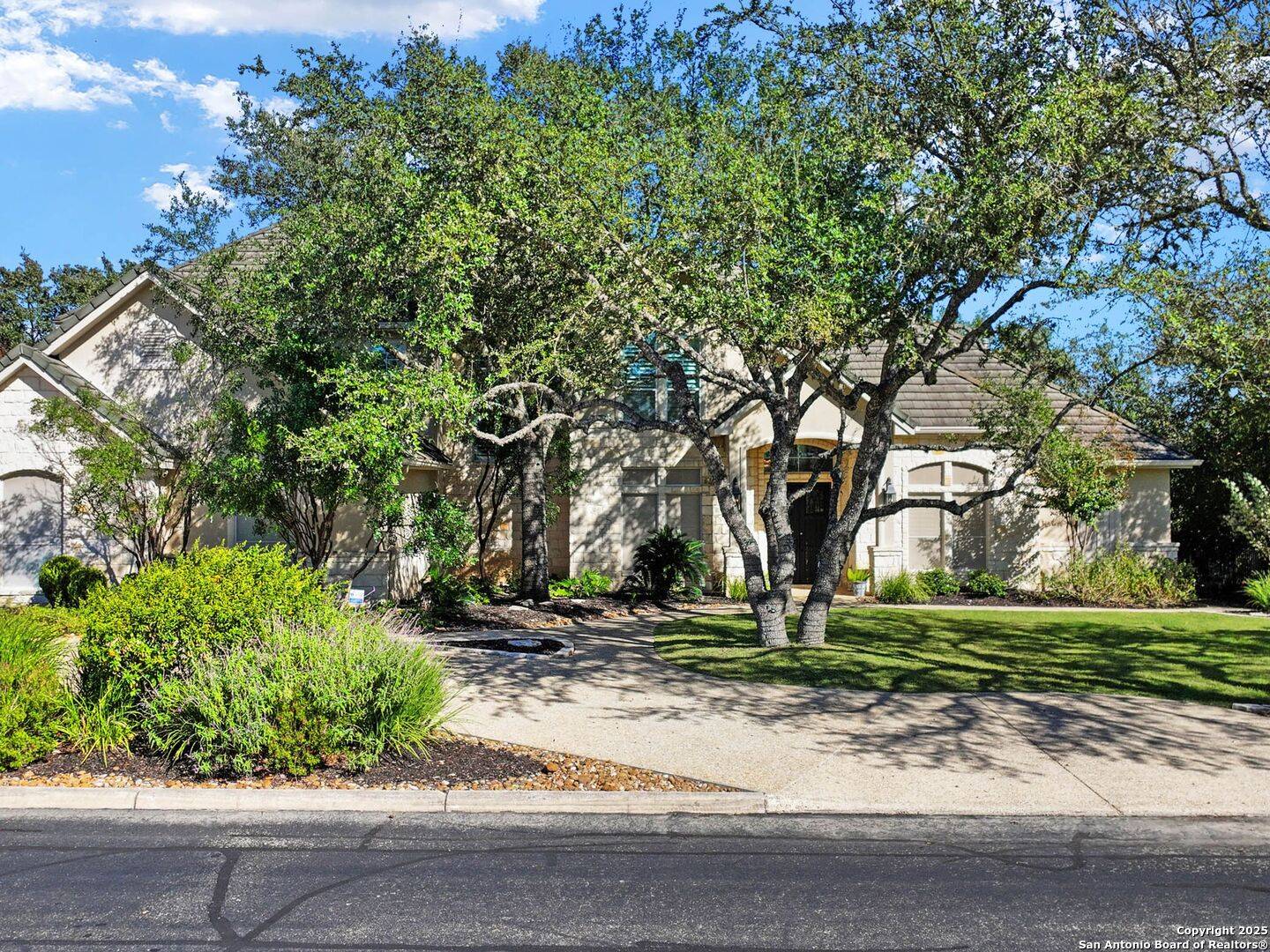 Fair Oaks Ranch, TX 78015-4718,8011 SENDERO RIDGE DR