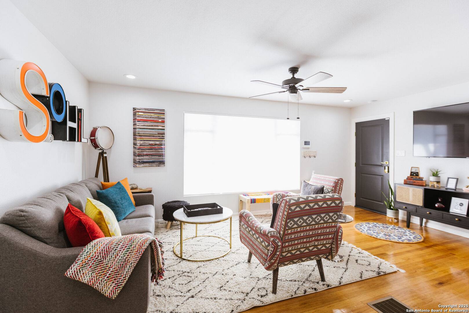 San Antonio, TX 78212-2237,425 W LYNWOOD AVE