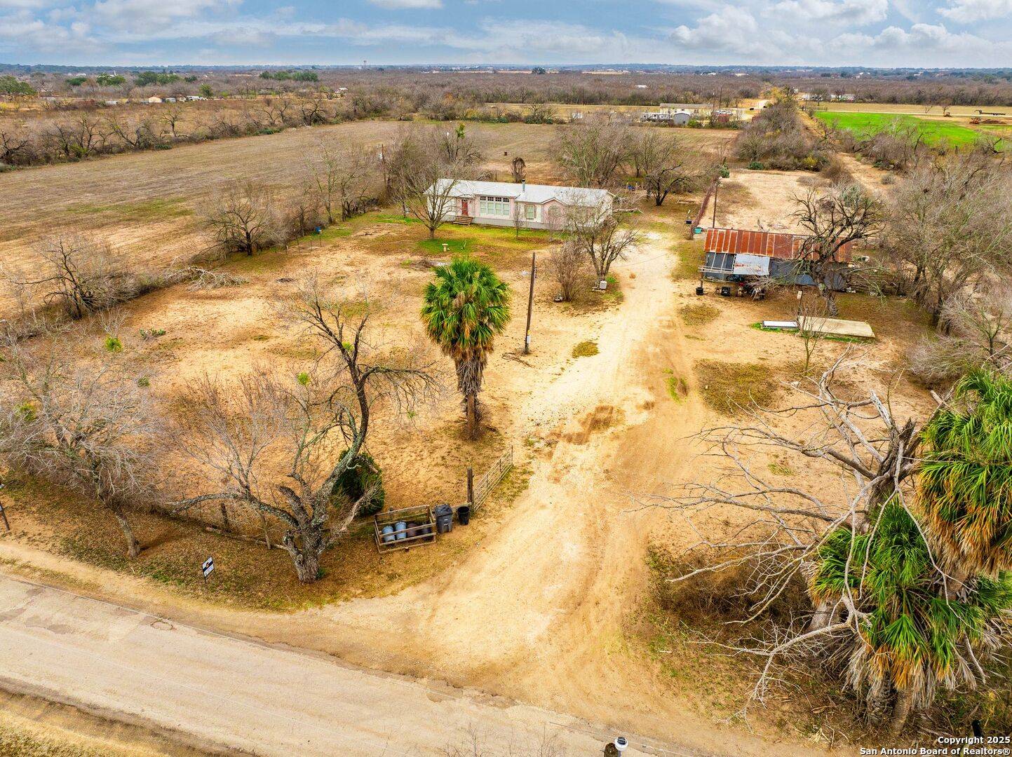 Devine, TX 78016-4385,1545 COUNTY ROAD 665