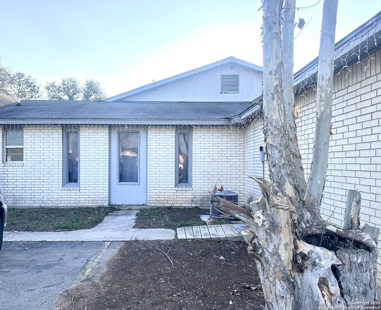 Stockdale, TX 78160-6035,505 9th St