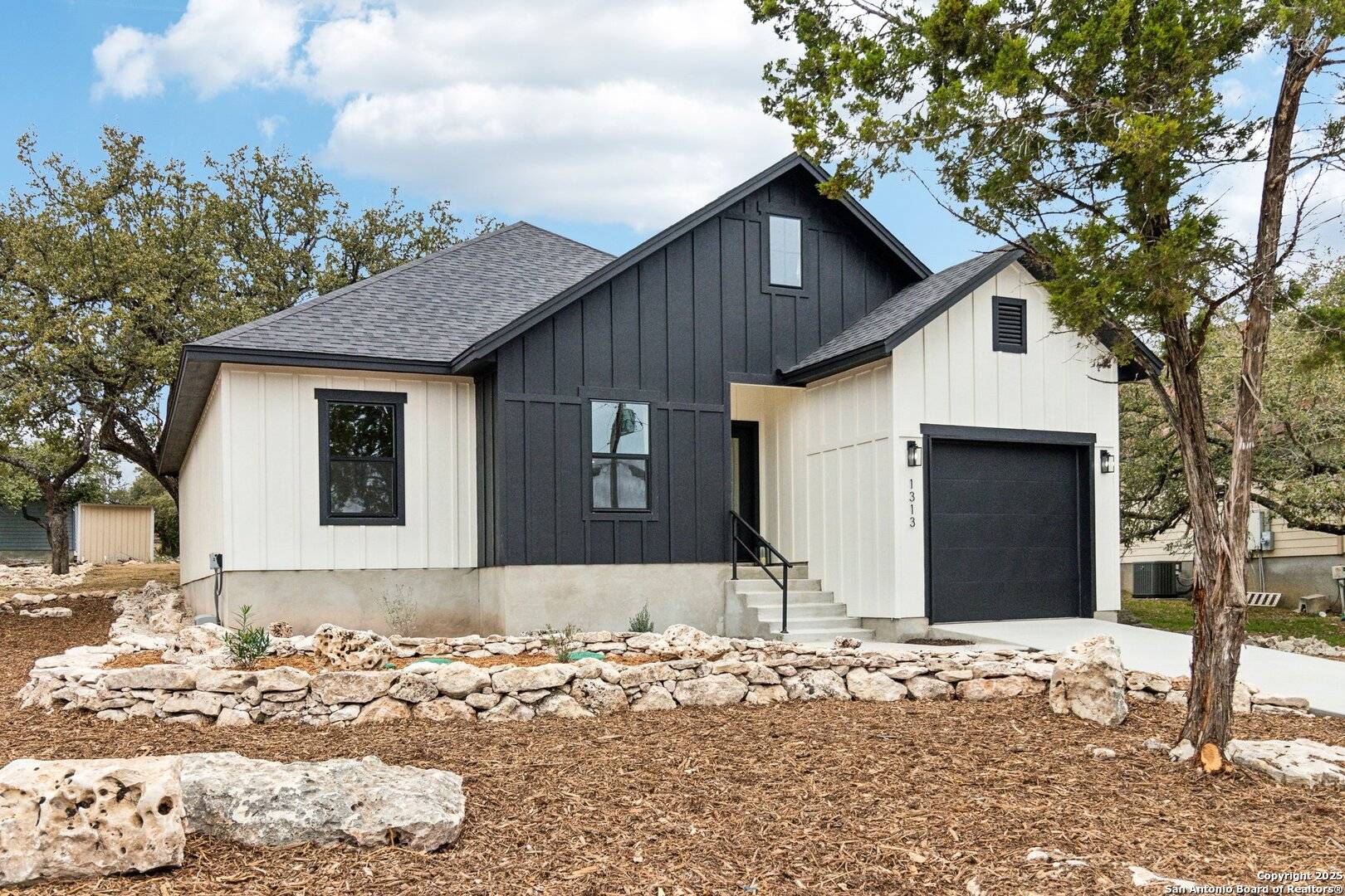 Spring Branch, TX 78070,1313 GREEN MEADOW LN