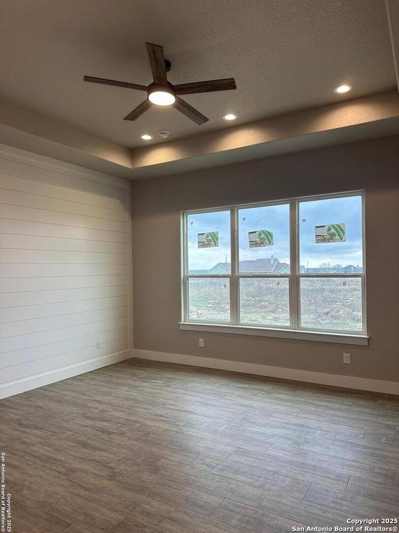 La Vernia, TX 78121,1223 COUNTY ROAD 319