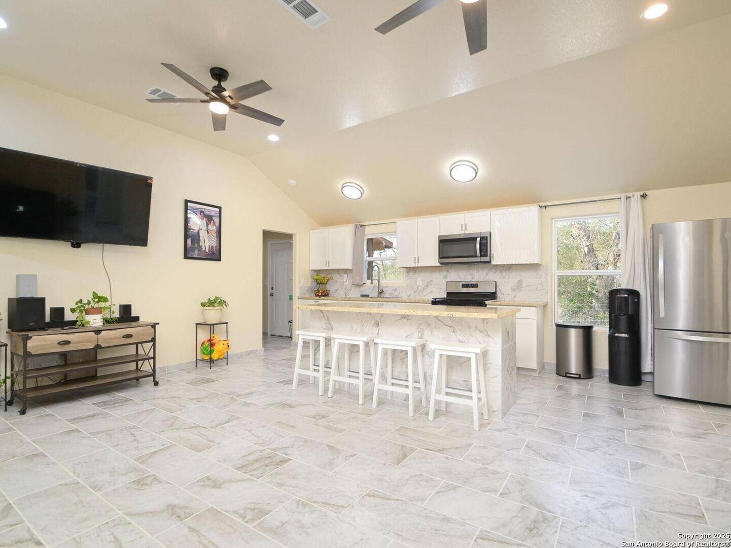 La Vernia, TX 78121,39 Post Oak