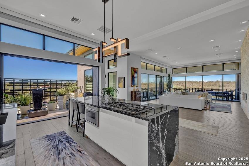 New Braunfels, TX 78132-1885,1728 CHARDONNAY