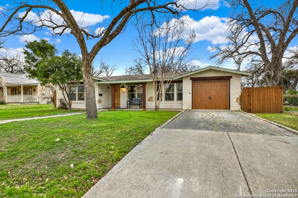 New Braunfels, TX 78130-5543,902 MILL ST