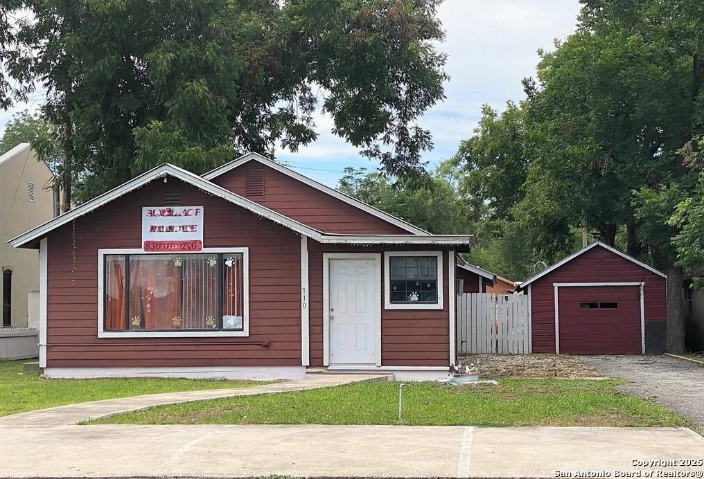 Uvalde, TX 78801-5719,710 MAIN ST