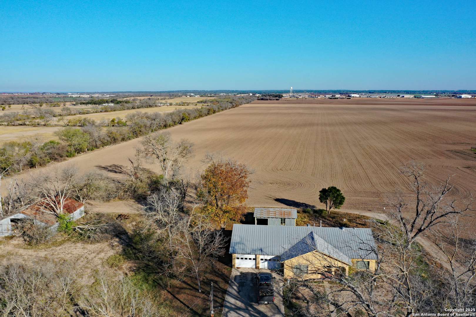 Castroville, TX 78039,908 COUNTY ROAD 5711