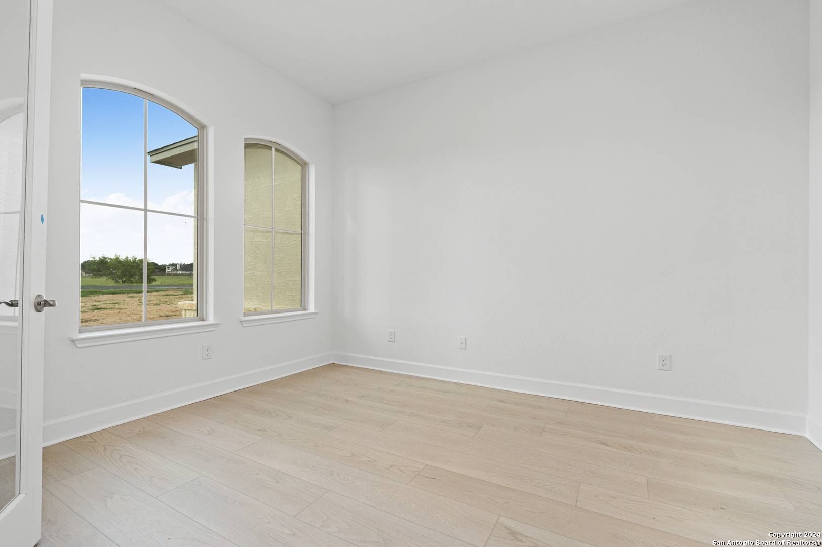 Floresville, TX 78114,129 pradera ridge