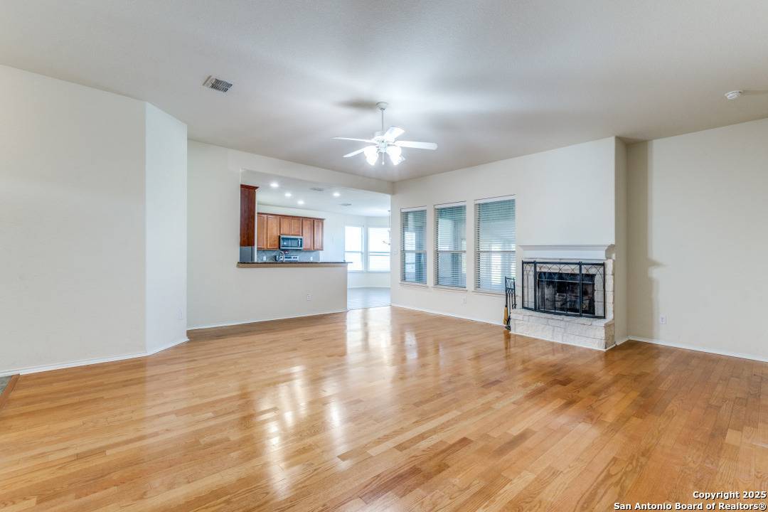 Schertz, TX 78108-2291,6113 MERION WAY
