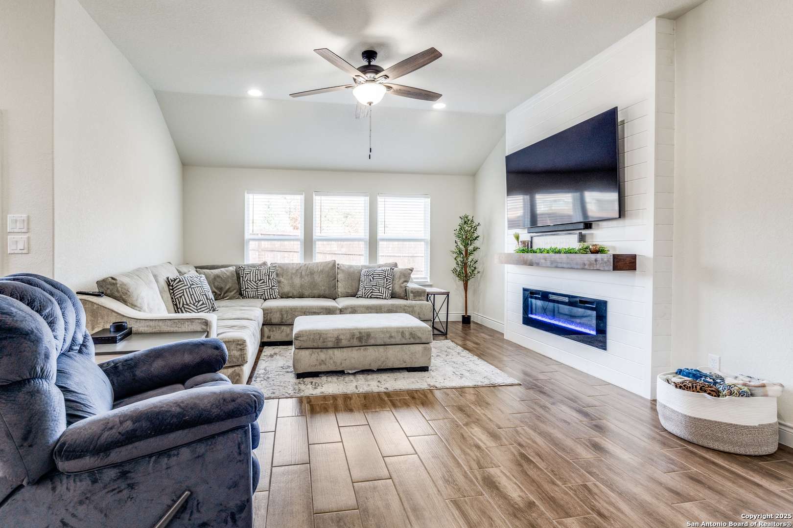 San Antonio, TX 78254,12131 Coyote Ranch