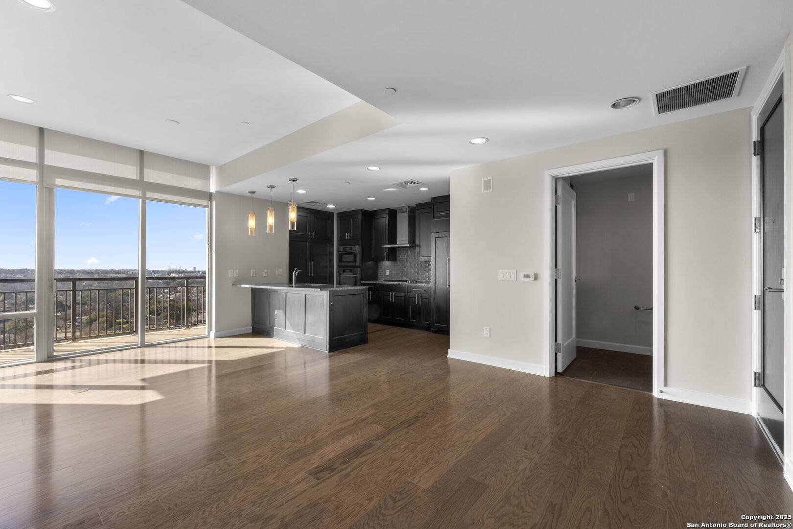 San Antonio, TX 78209-6464,4242 Broadway UNIT 902