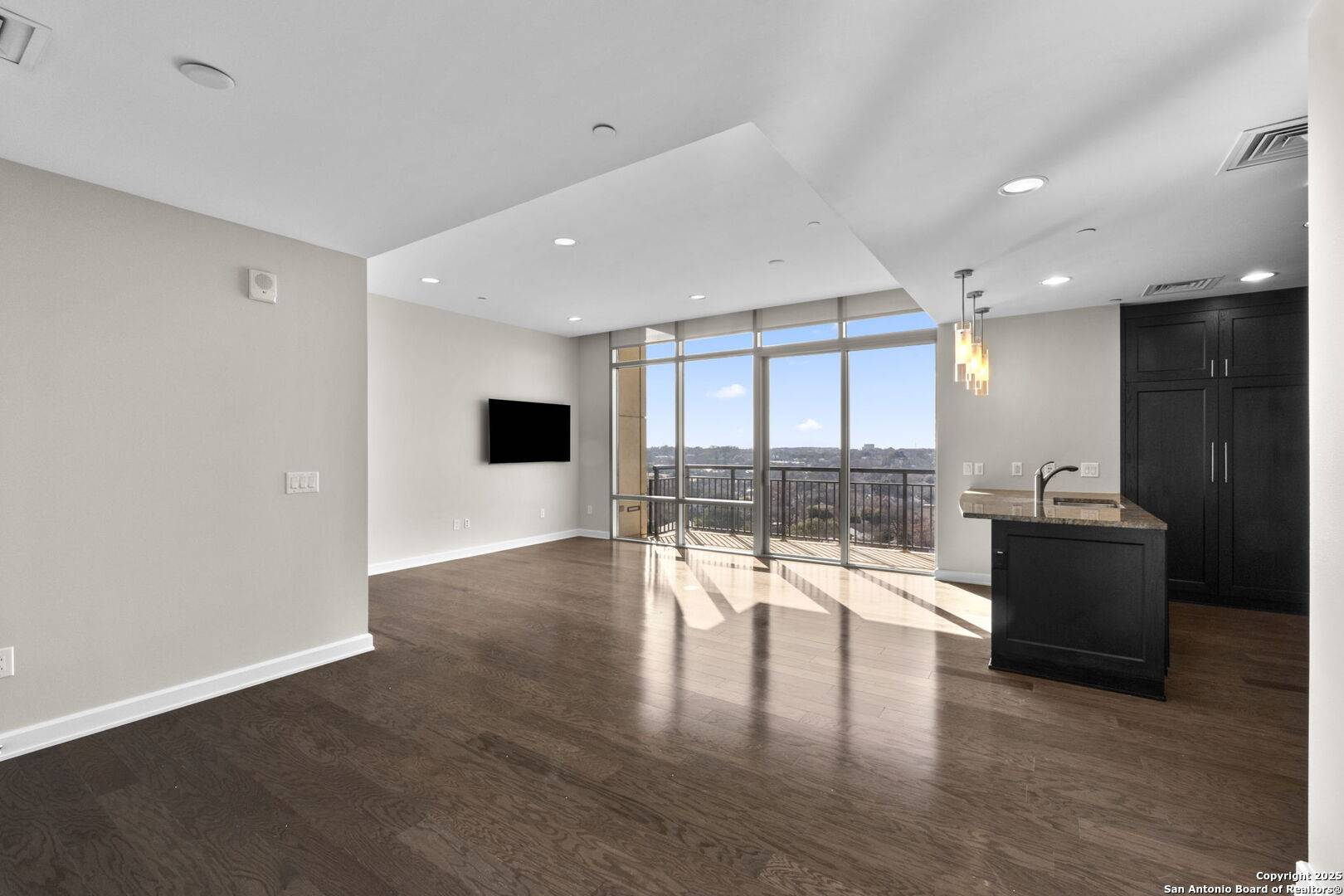 San Antonio, TX 78209-6464,4242 Broadway UNIT 902