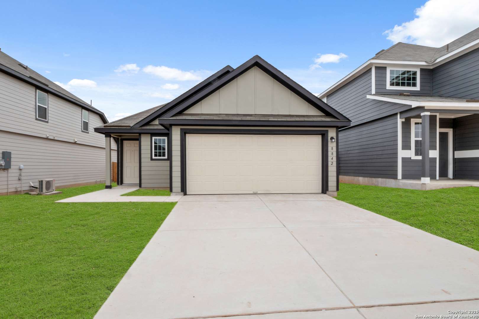 Elmendorf, TX 78112,8842 Black Oak Drive
