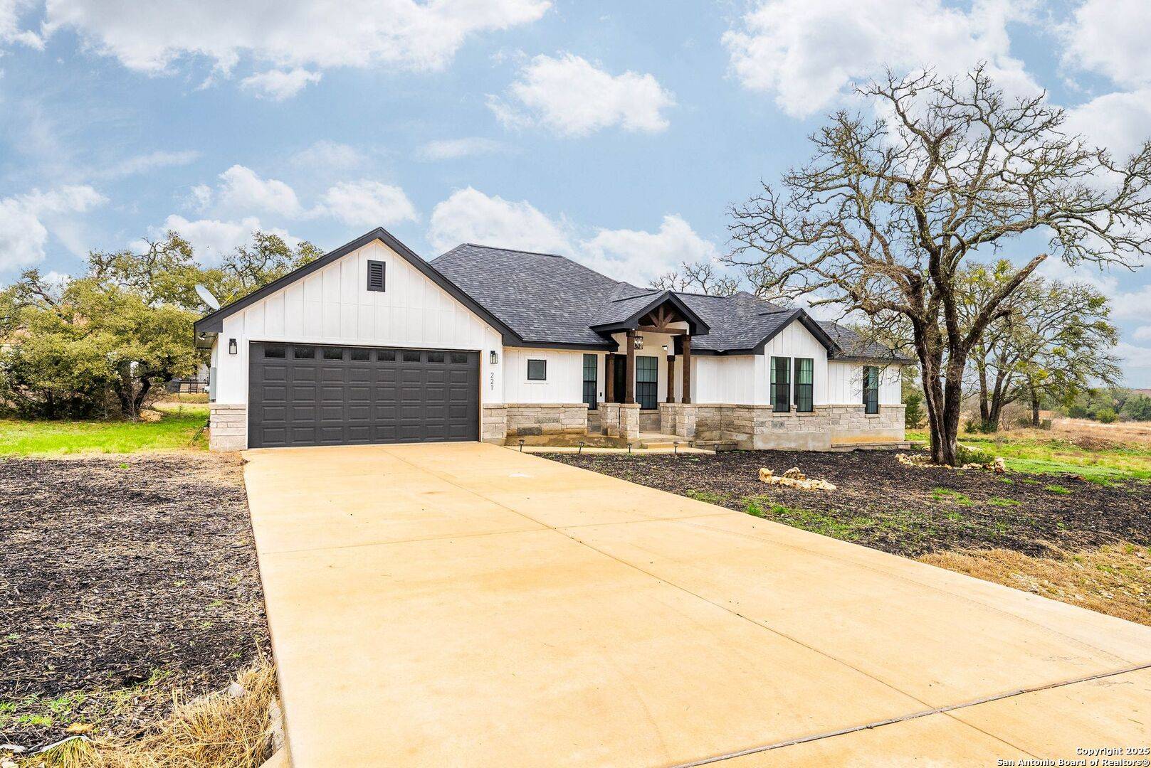 Blanco, TX 78606,221 George Dolson