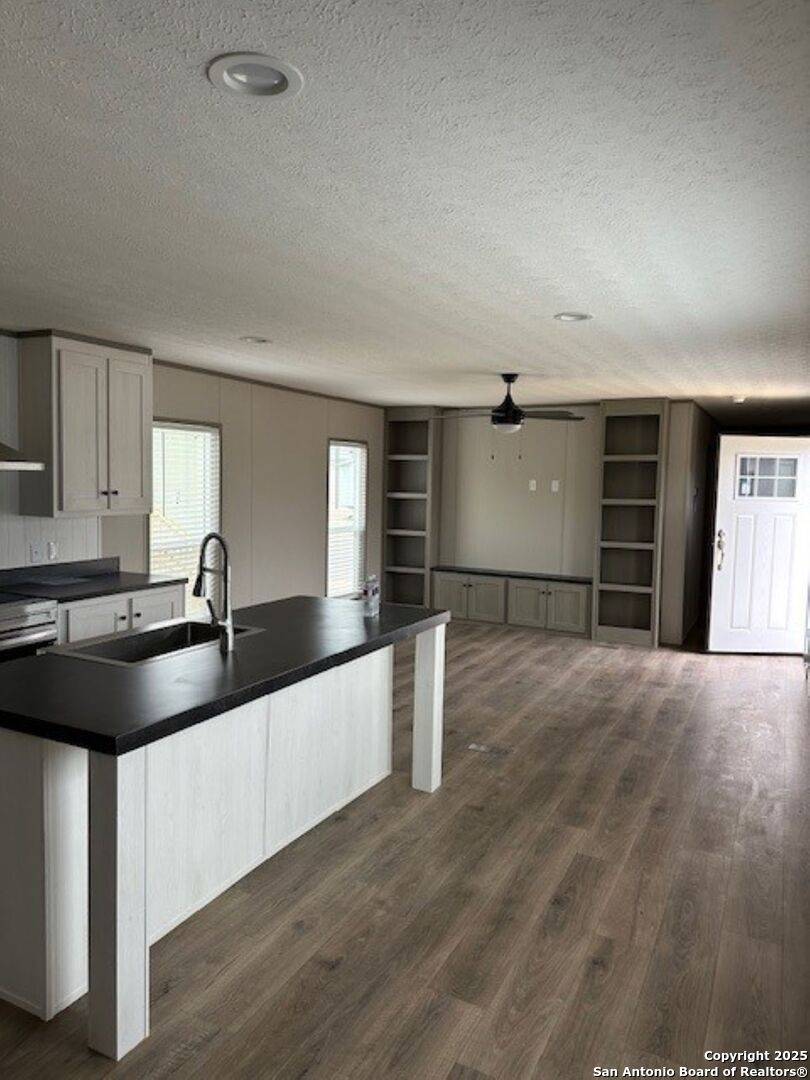 San Antonio, TX 78221,15935 Flores Crest