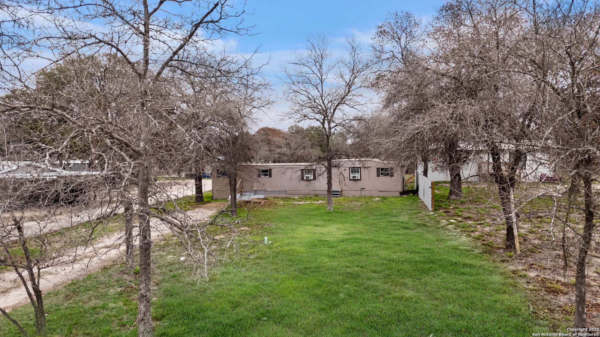Lytle, TX 78052-4717,719 COUNTY ROAD 6851