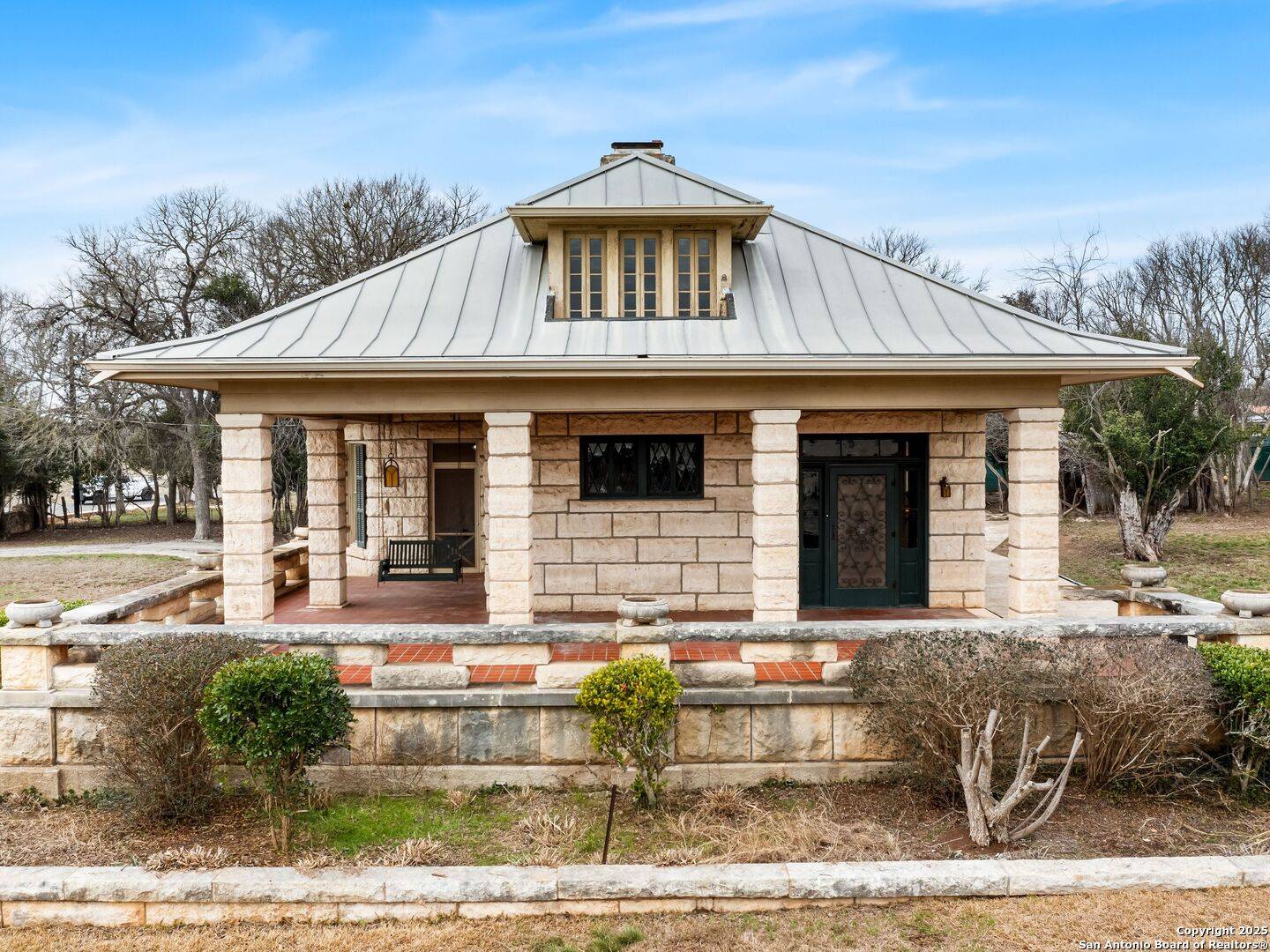 Comfort, TX 78013,506 2nd St