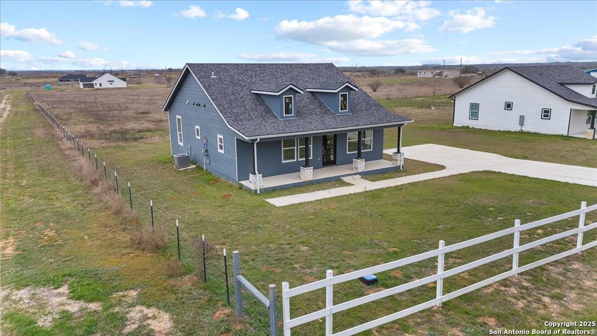 Stockdale, TX 78160,577 County Road 422