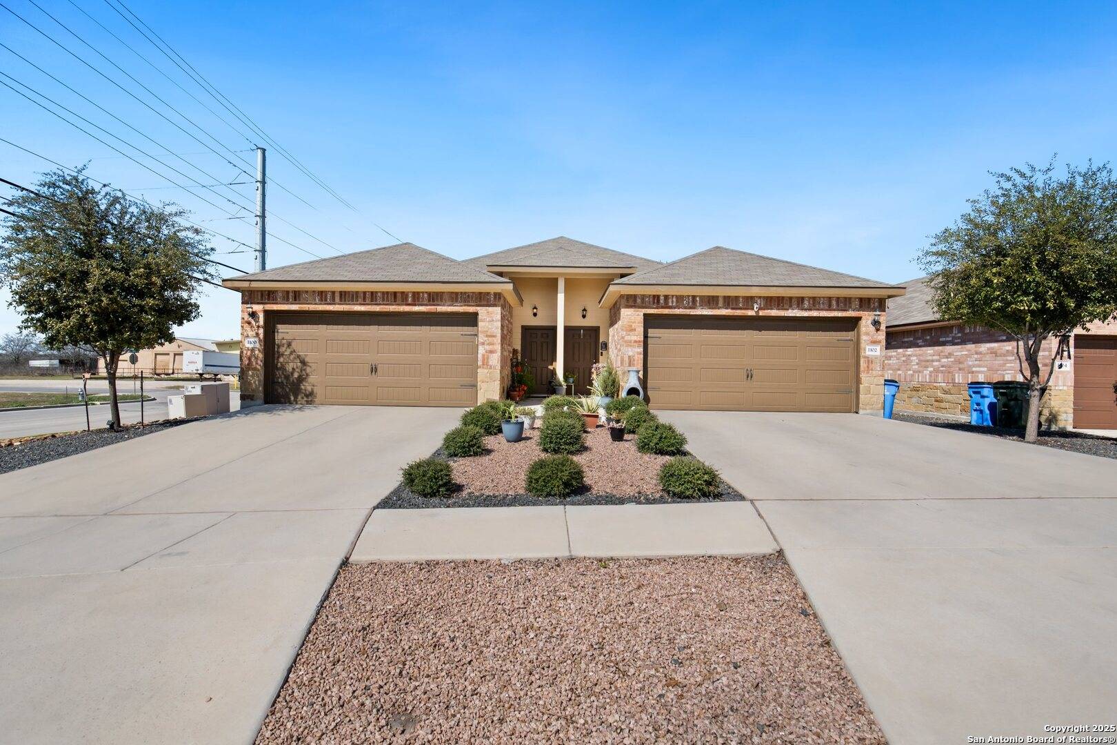 Seguin, TX 78155,1100/1102 Stanley