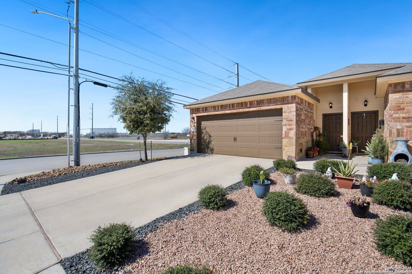 Seguin, TX 78155,1100/1102 Stanley