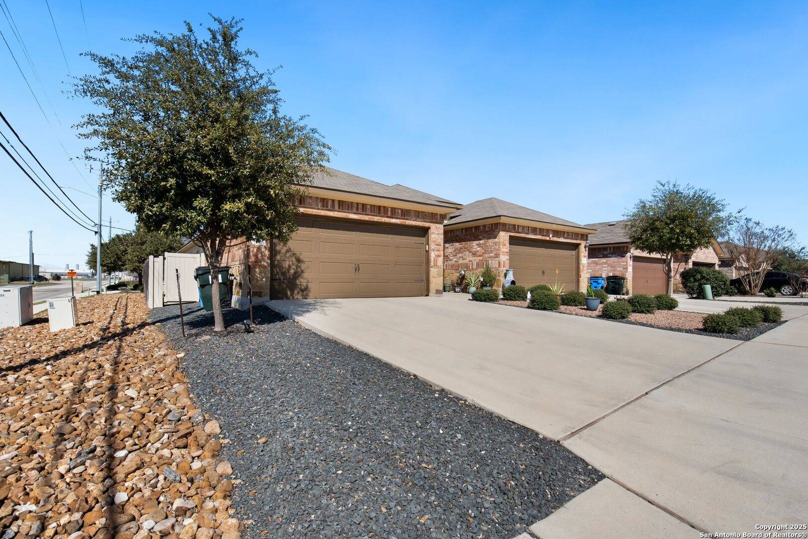 Seguin, TX 78155,1100/1102 Stanley