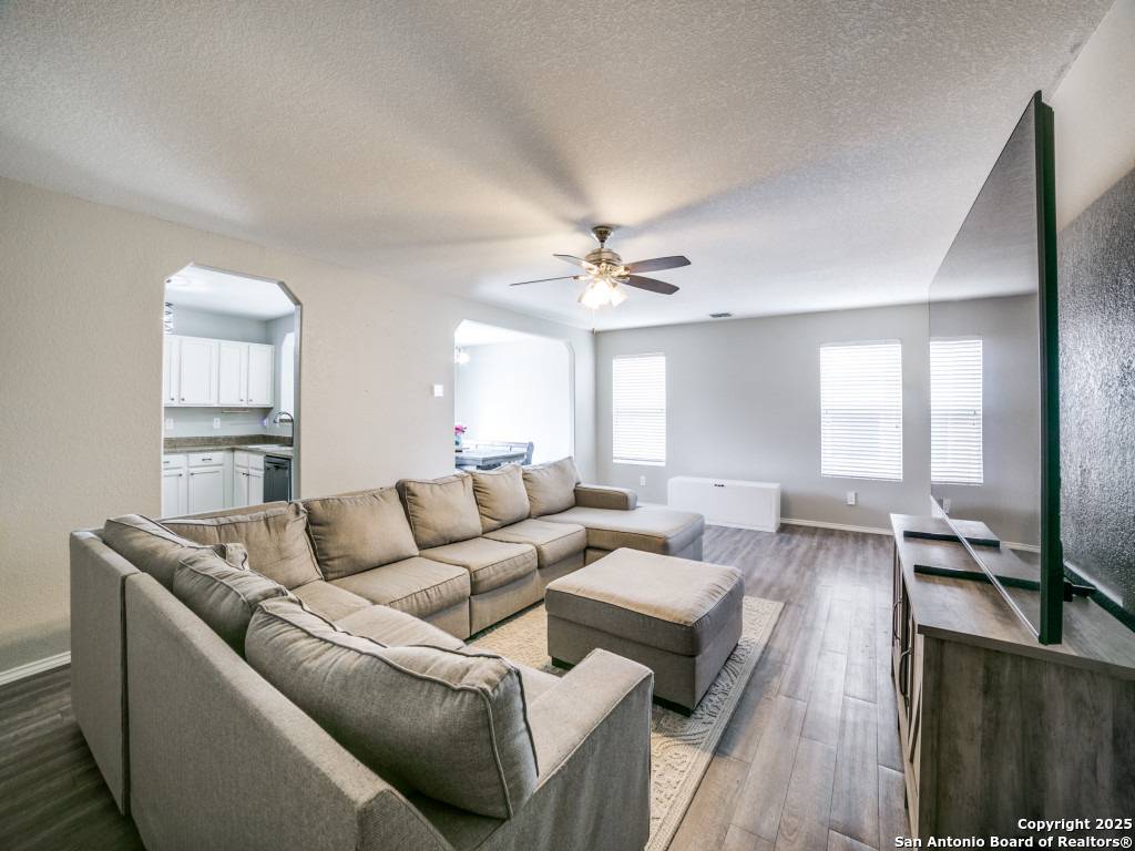San Antonio, TX 78254-2813,10015 WOODLAND PNES