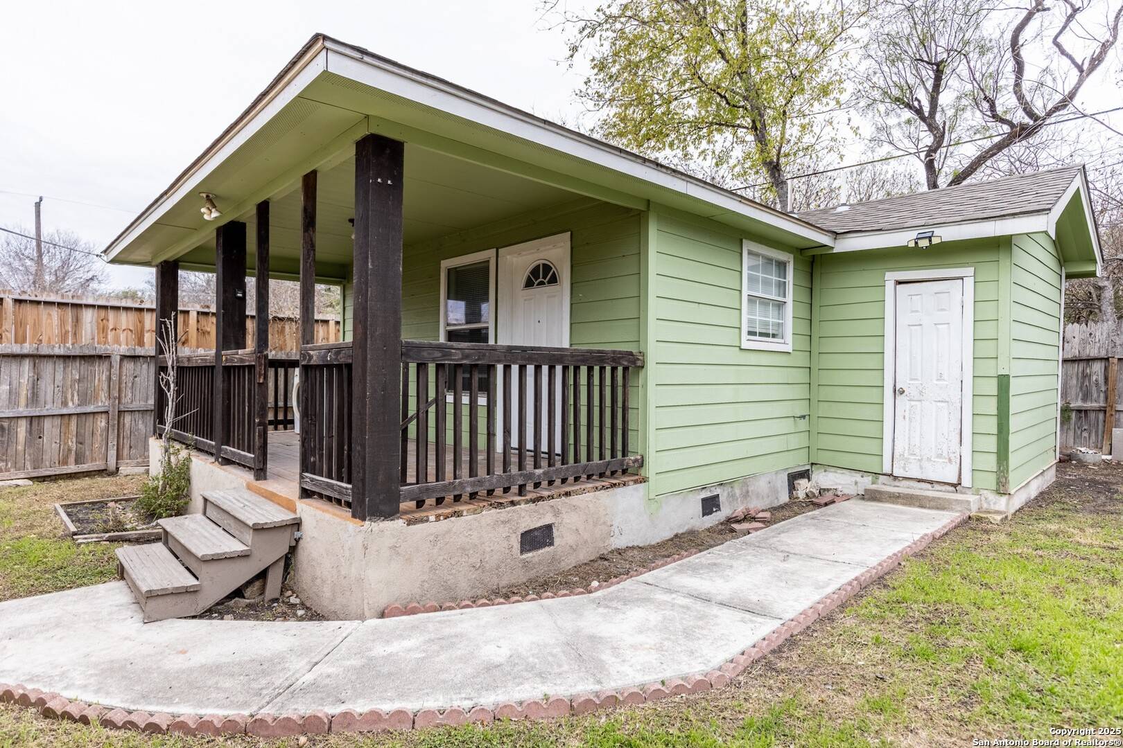 San Antonio, TX 78207-1028,211 ADAES AVE UNIT 2