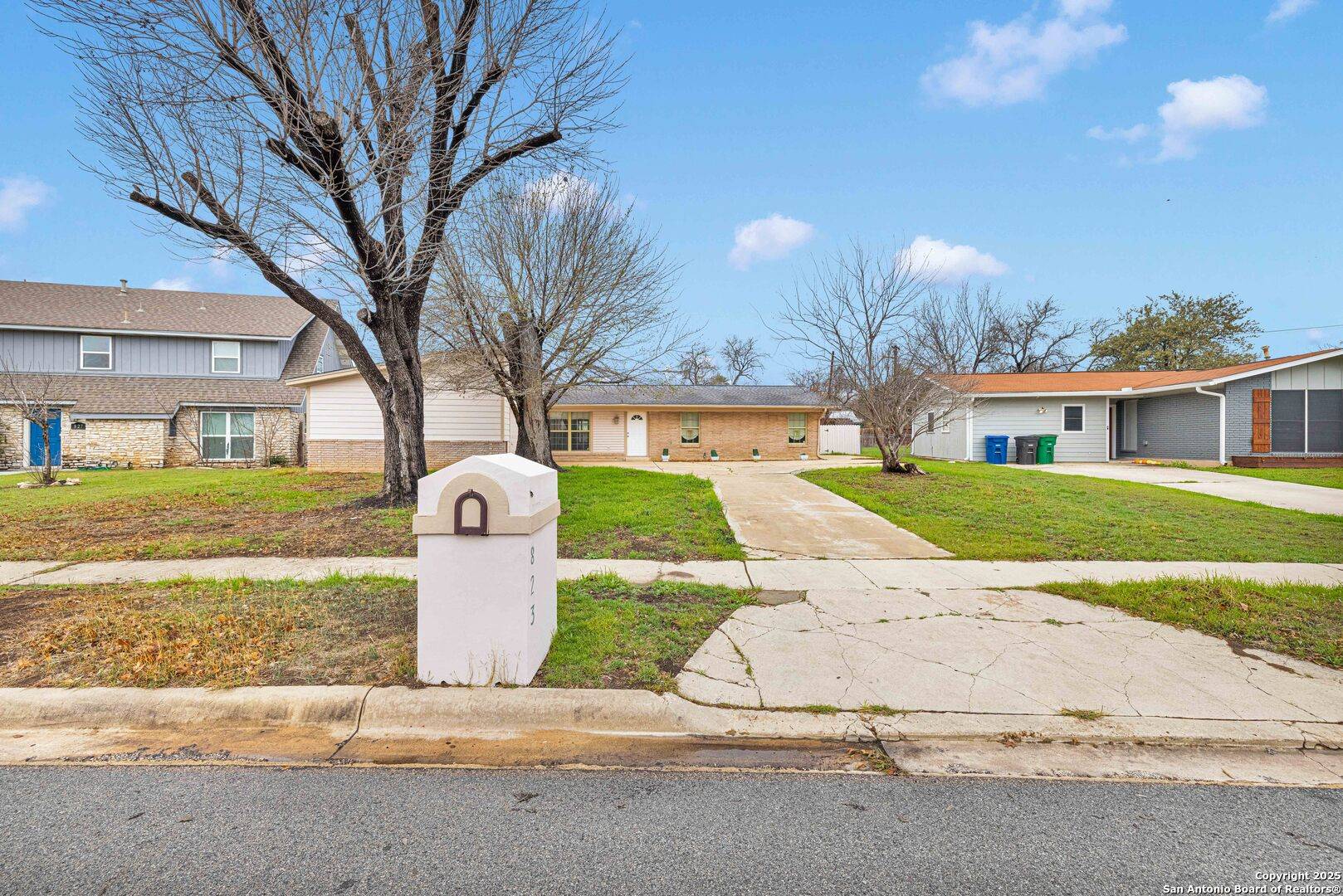 San Antonio, TX 78213-2207,823 BRIARCLIFF DR