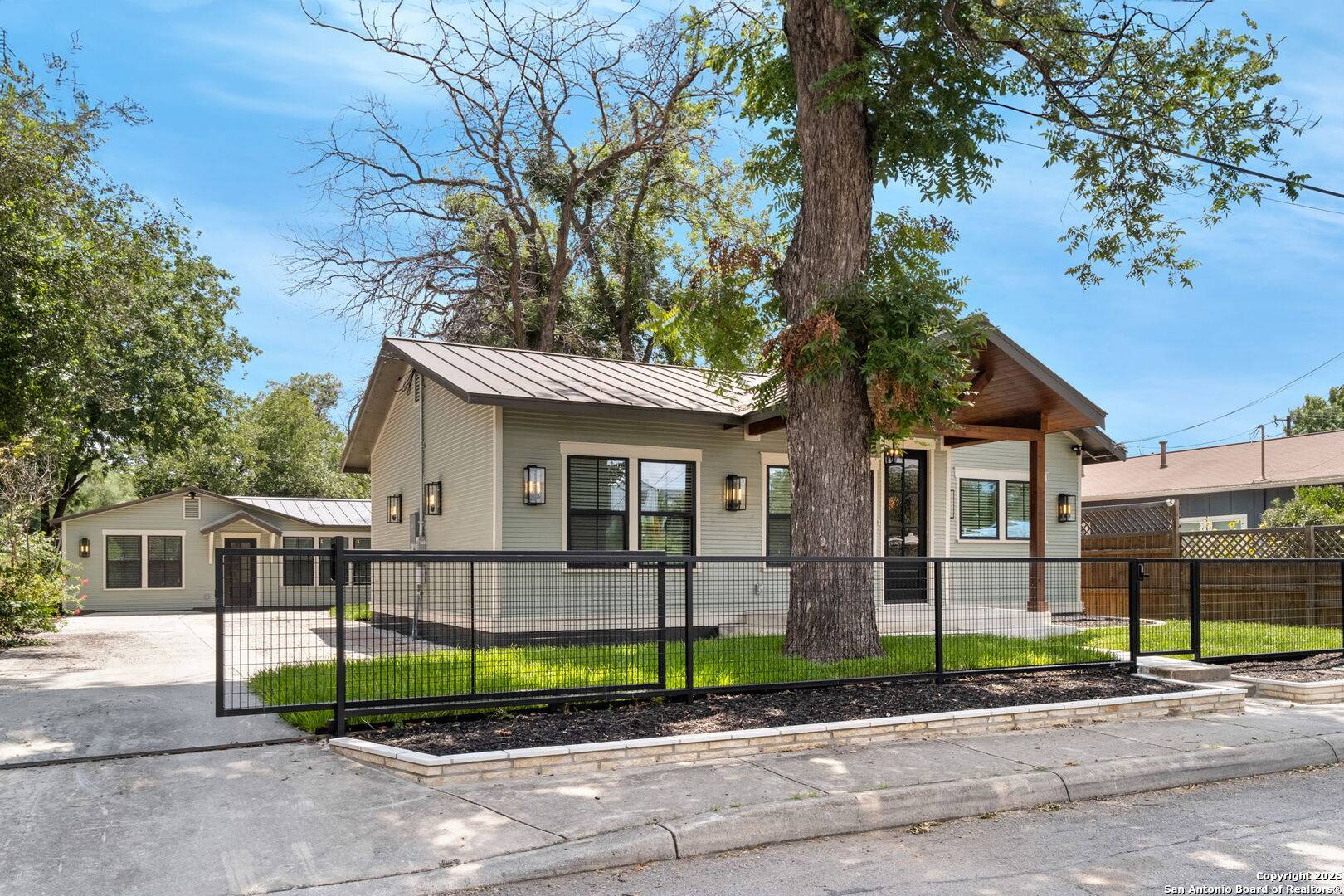 San Antonio, TX 78204,210 Simon