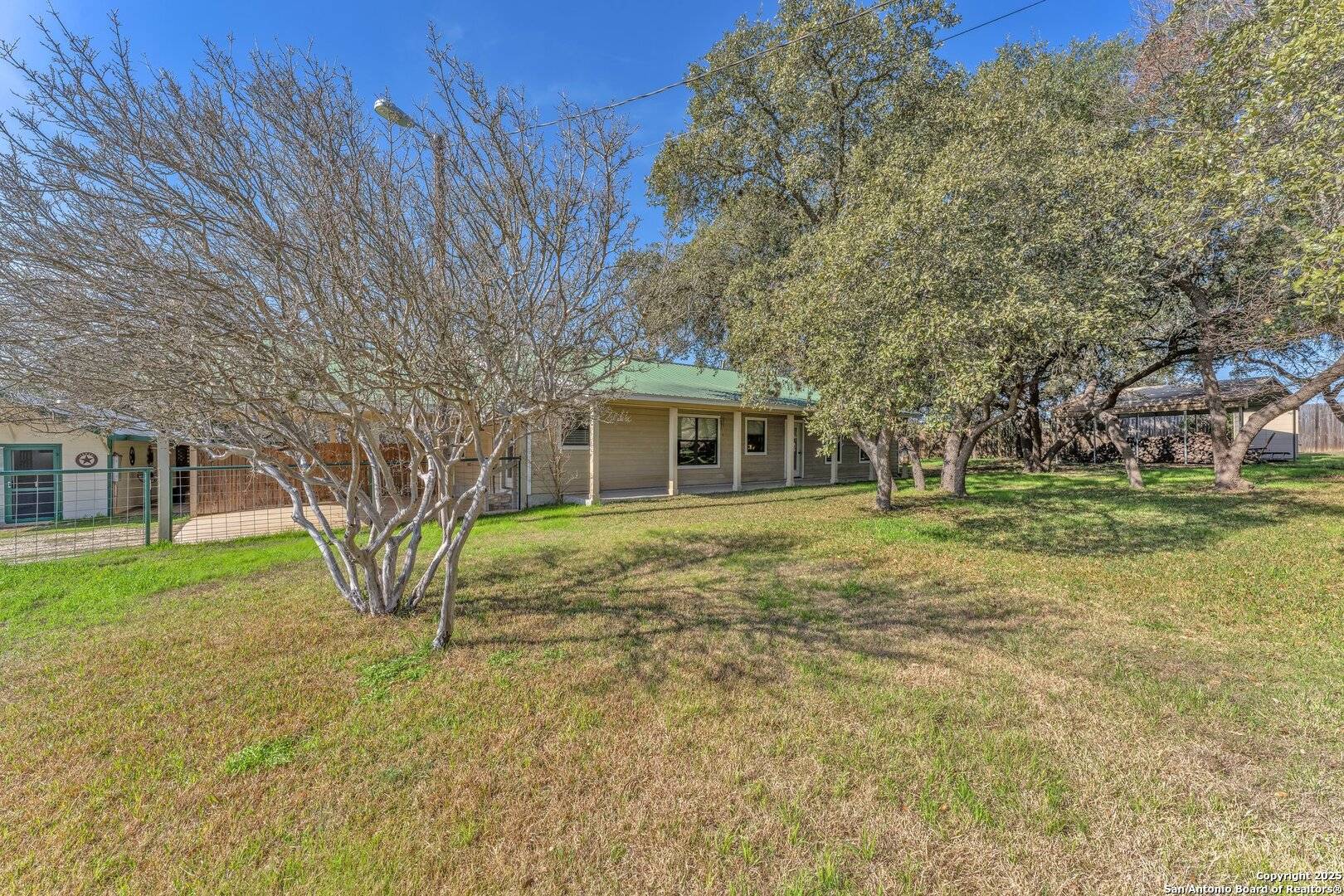 Pipe Creek, TX 78063,337 Mills Lane