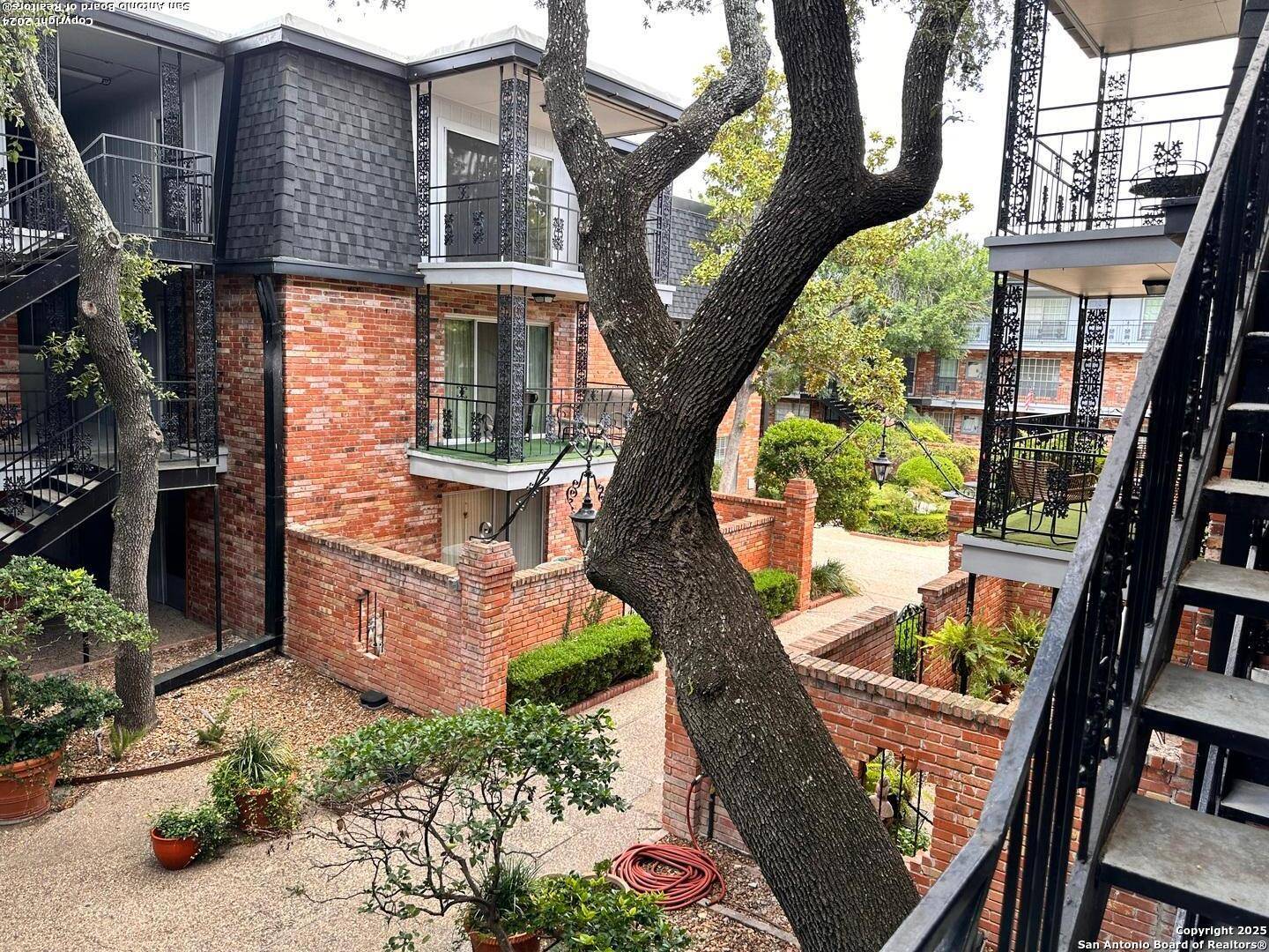 San Antonio, TX 78209-1139,8401 NEW BRAUNFELS AVE UNIT 325