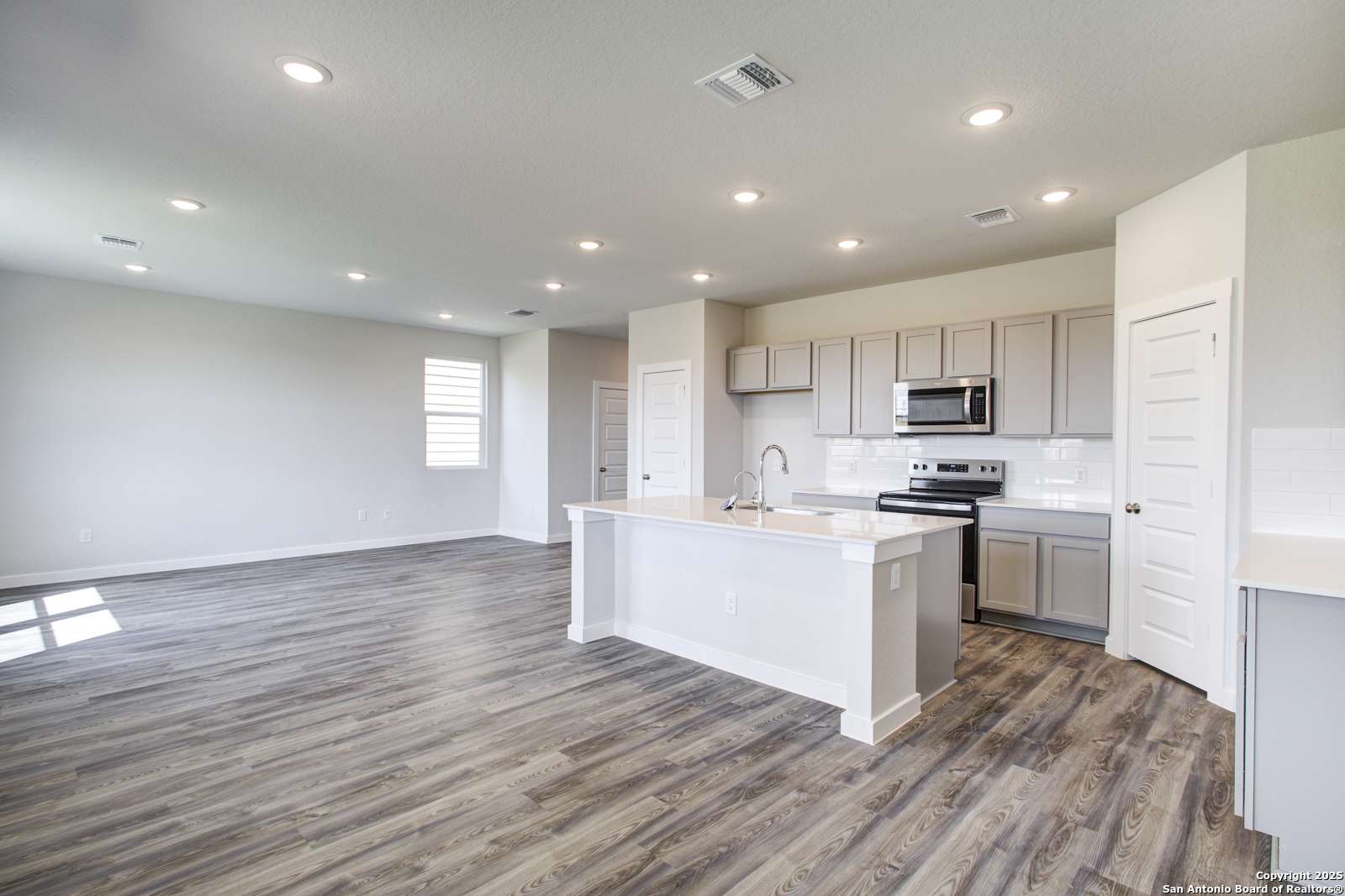 San Antonio, TX 78224,2526 RAMBO DRIVE