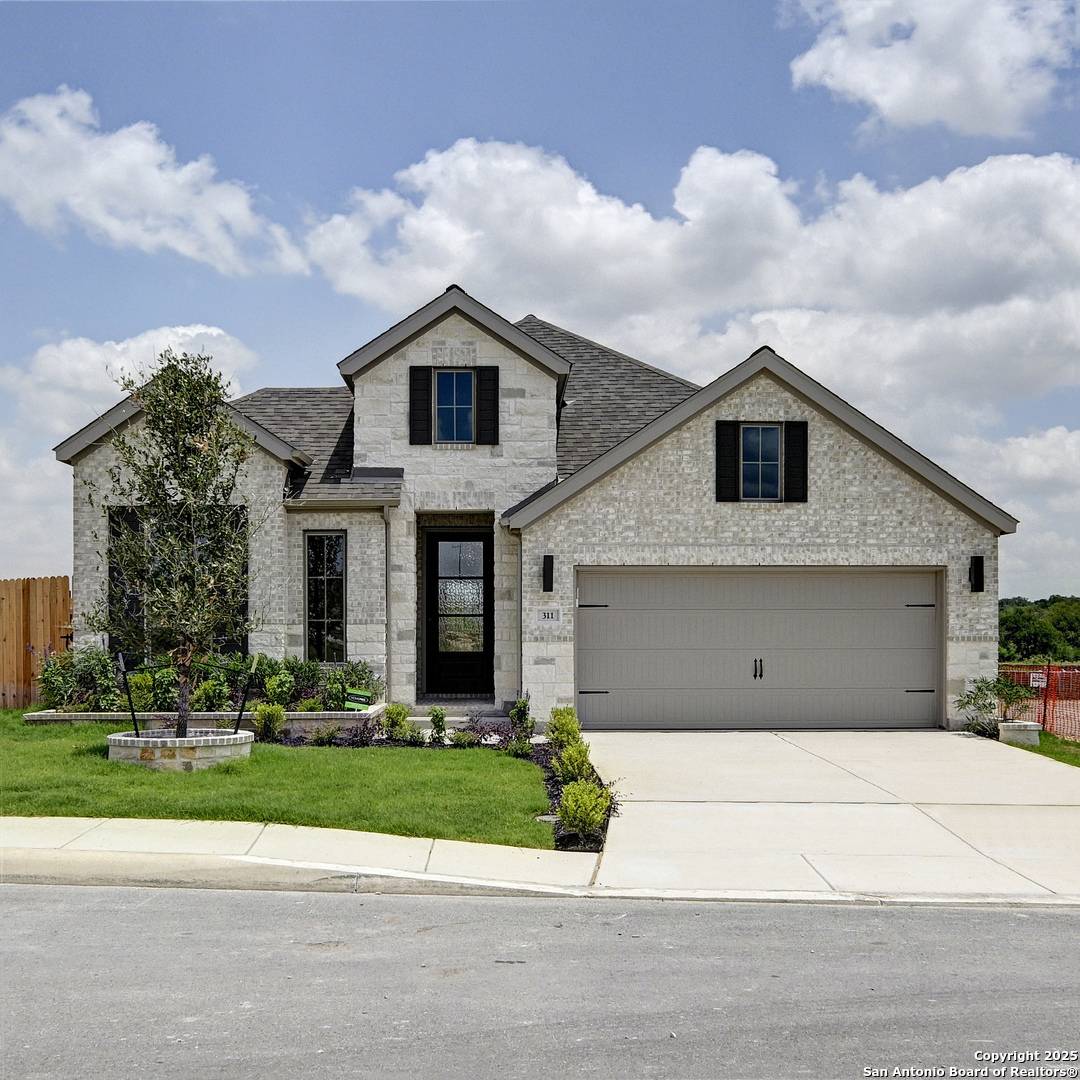 Castroville, TX 78009,311 Mountain Oak