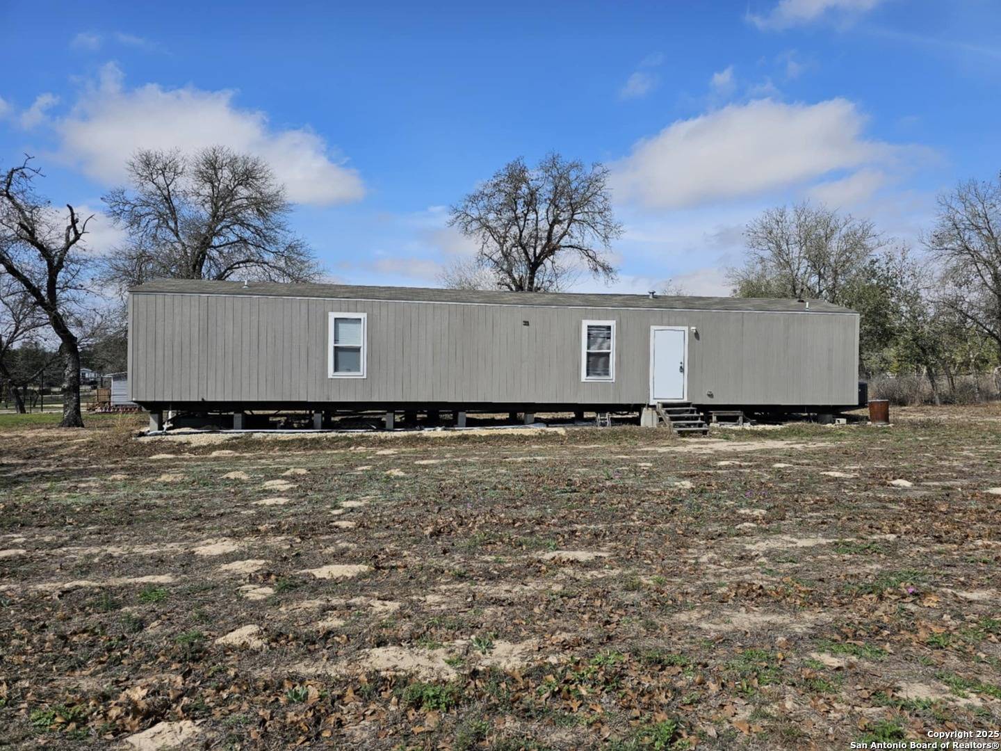 Somerset, TX 78069,154 W Robin Lynn Dr.