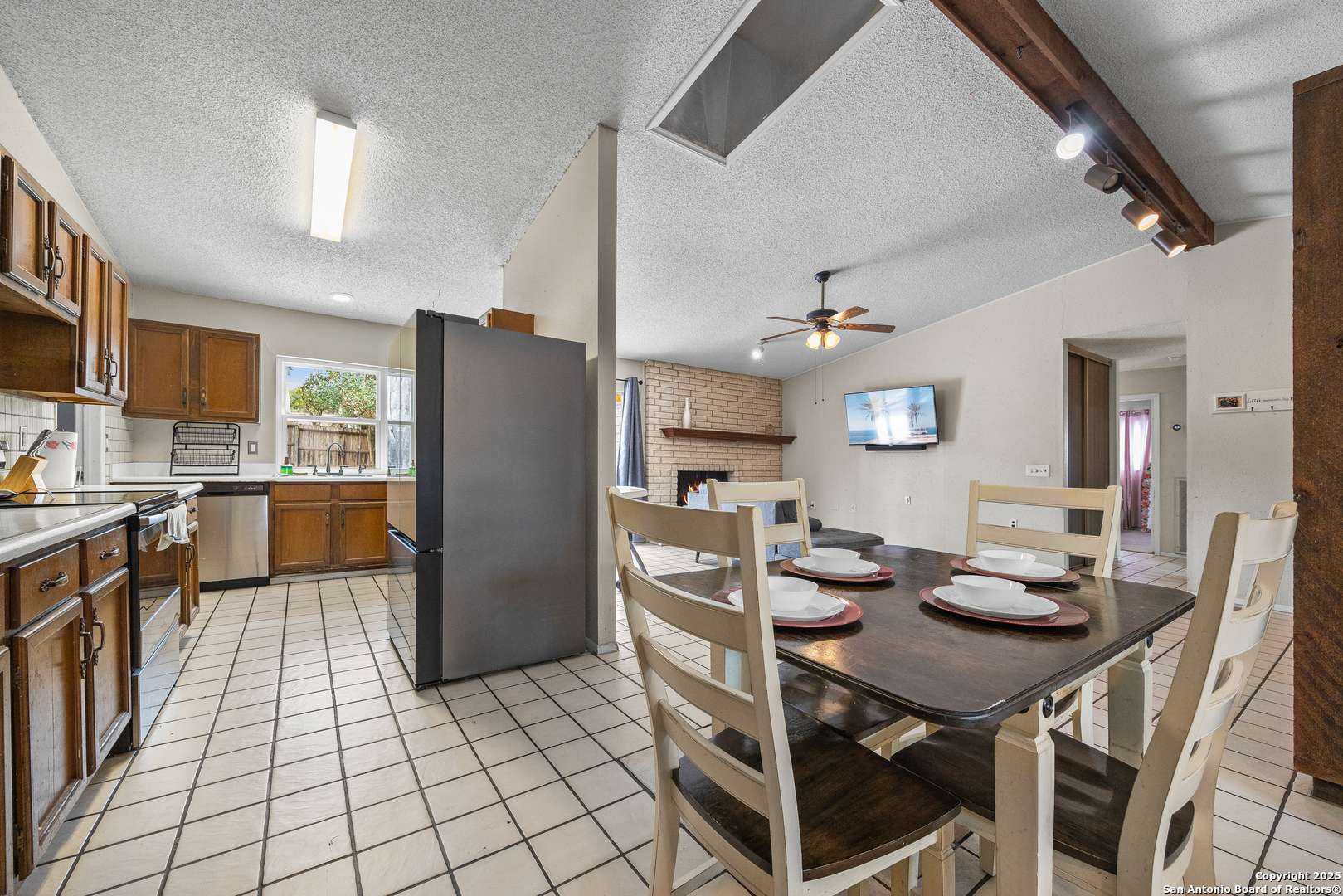 San Antonio, TX 78247,5819 Pineway