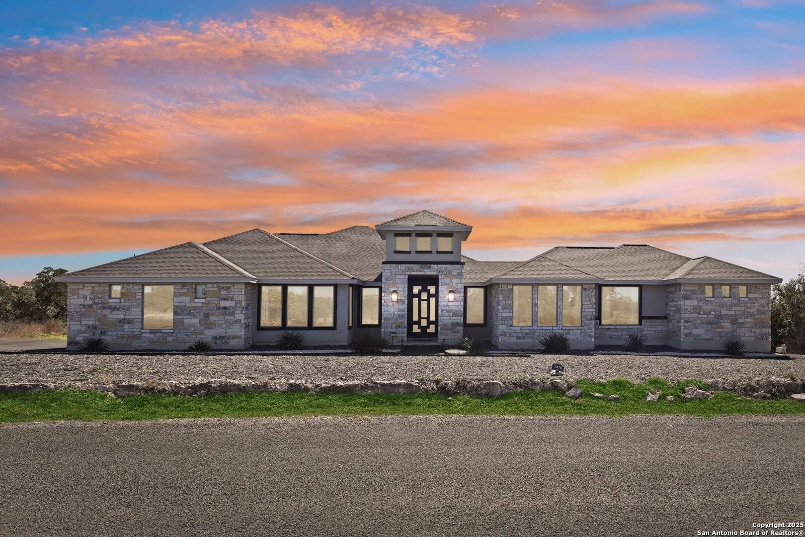 Mico, TX 78056,1470 PR 2771