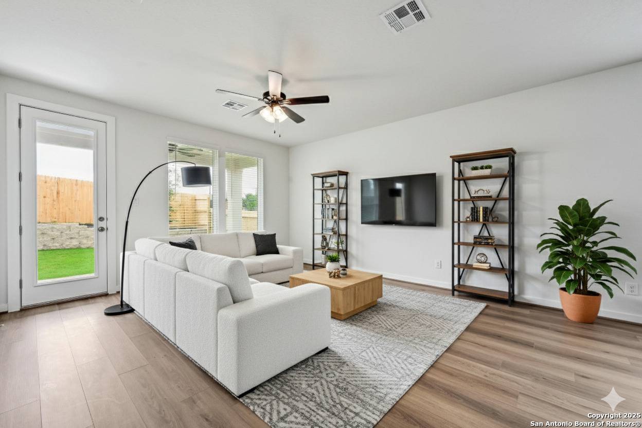 San Antonio, TX 78233,6014 Calgary Park