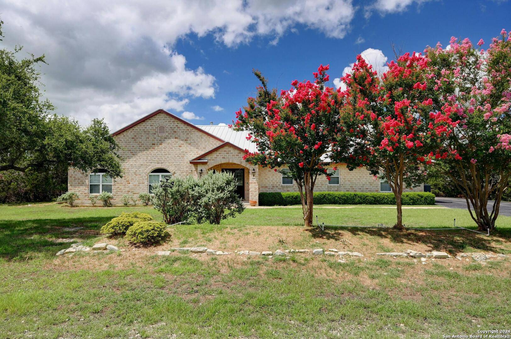 Spring Branch, TX 78070-3747,286 THOROUGHBRED LN