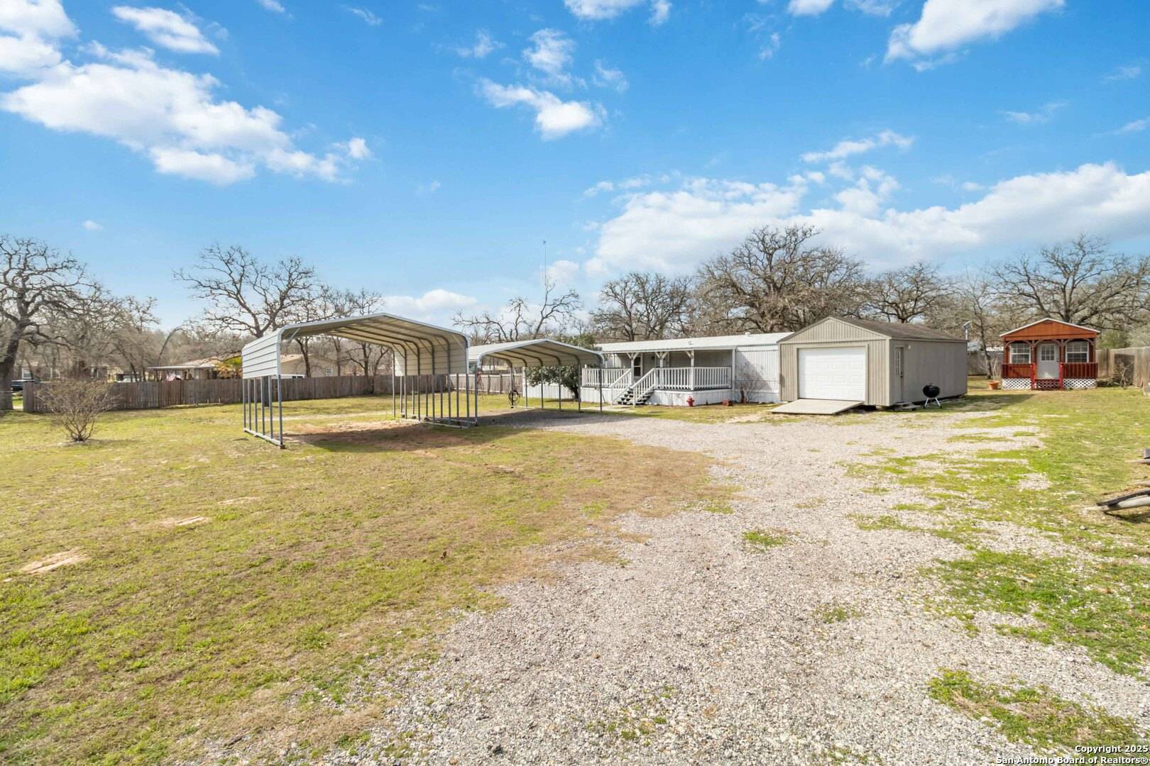 La Vernia, TX 78121,804 Hollow Tree