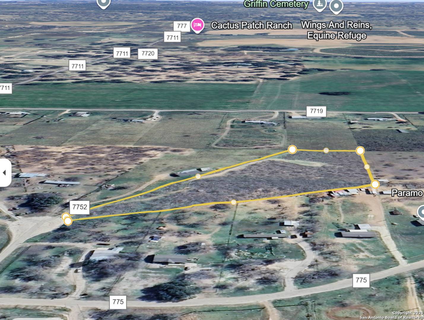 Devine, TX 78061,152 County Road 7752