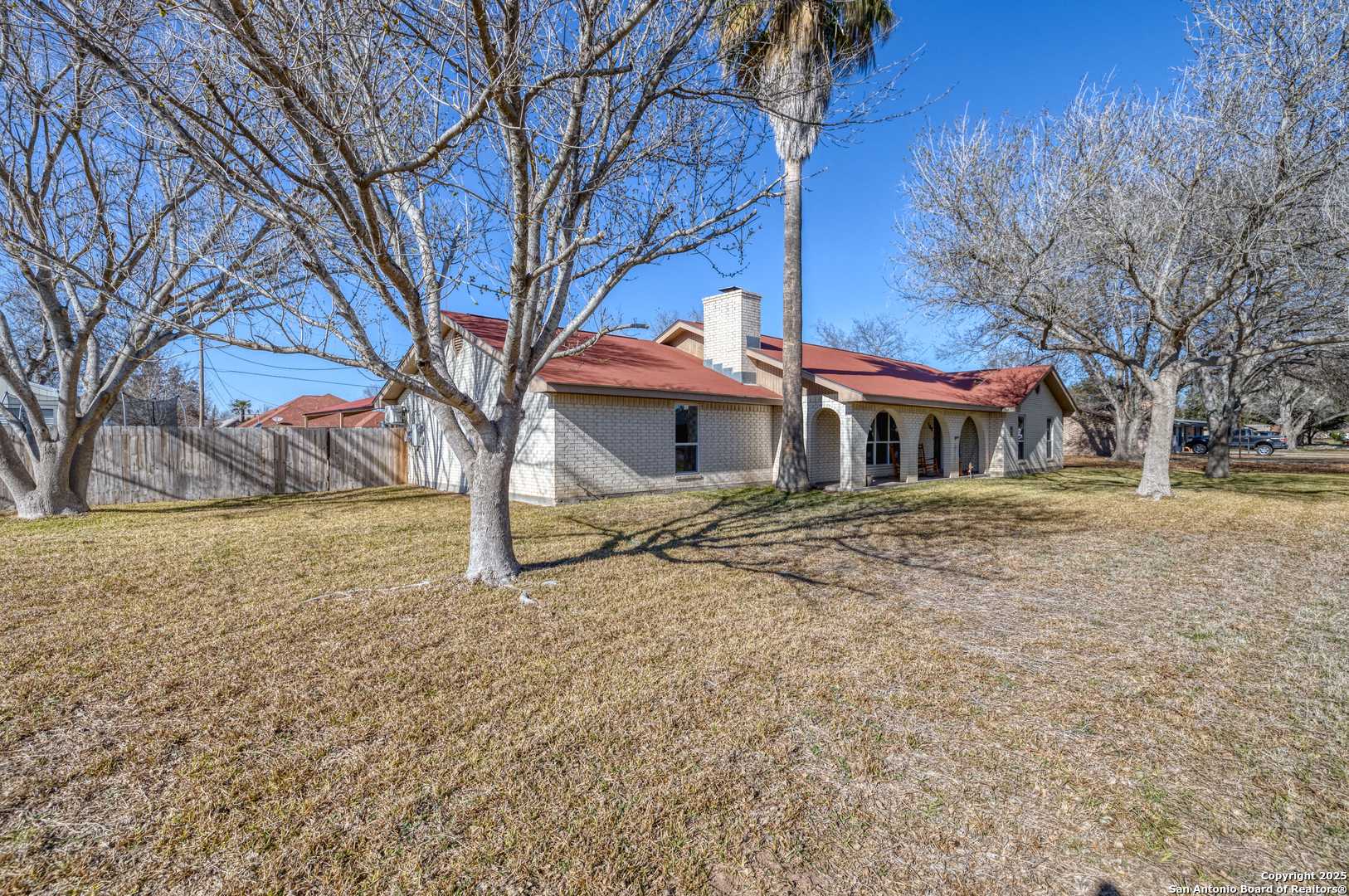 Uvalde, TX 78801,100 Larkspur