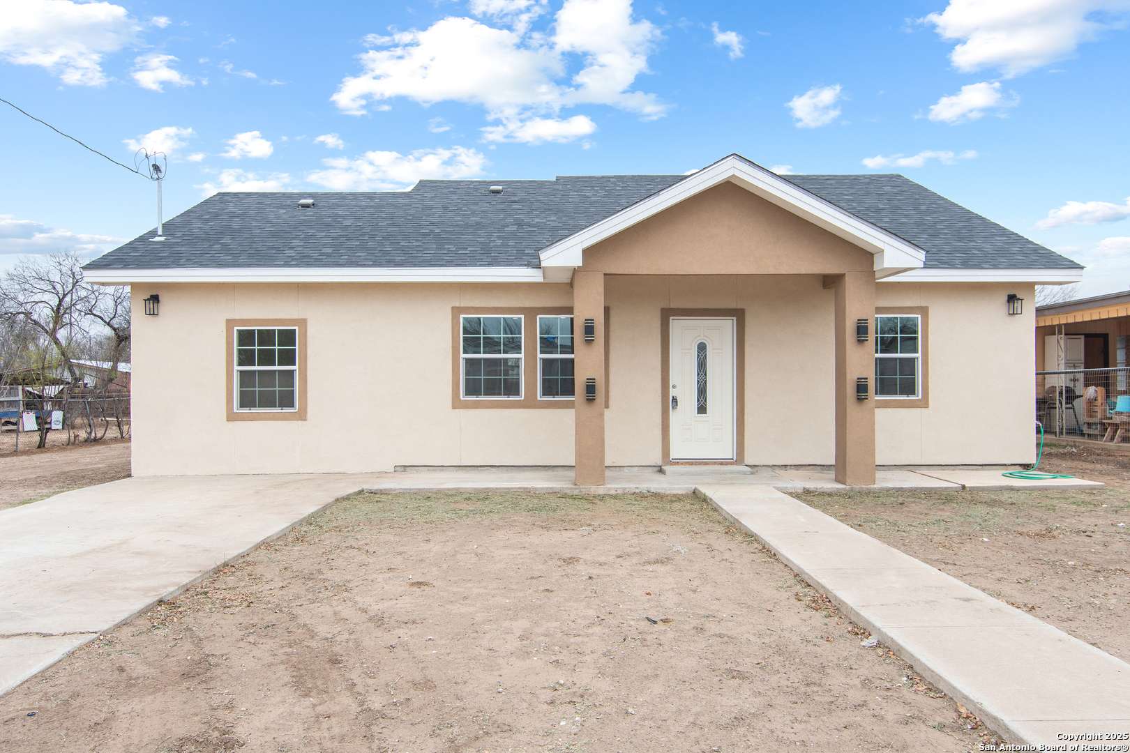 Crystal City, TX 78839,701 Holland