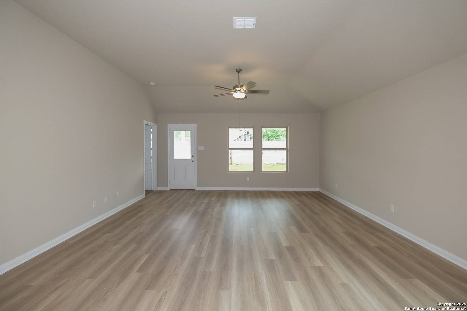 Seguin, TX 78155,1112 Water Valley